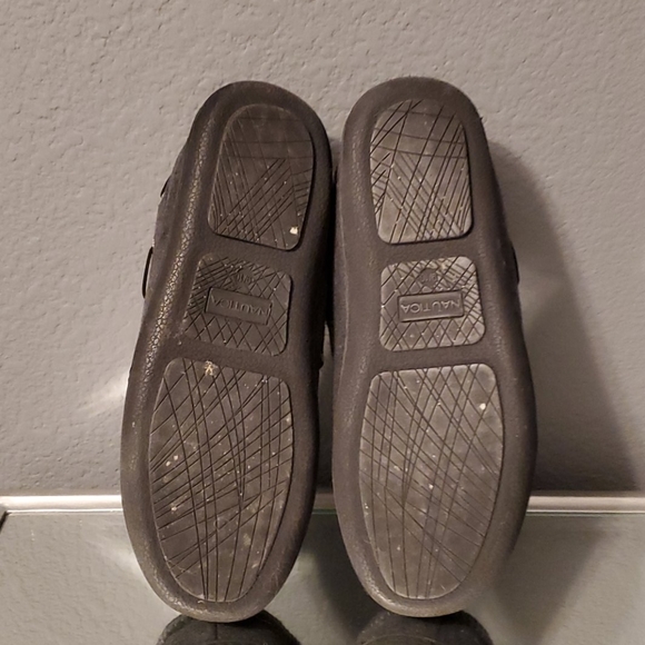 Nautica Like New...in Great Used Condition - Picture 4 of 4